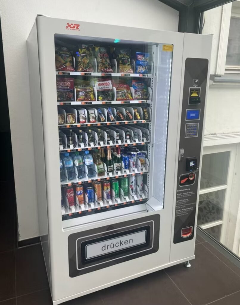 Multi zone vending machine